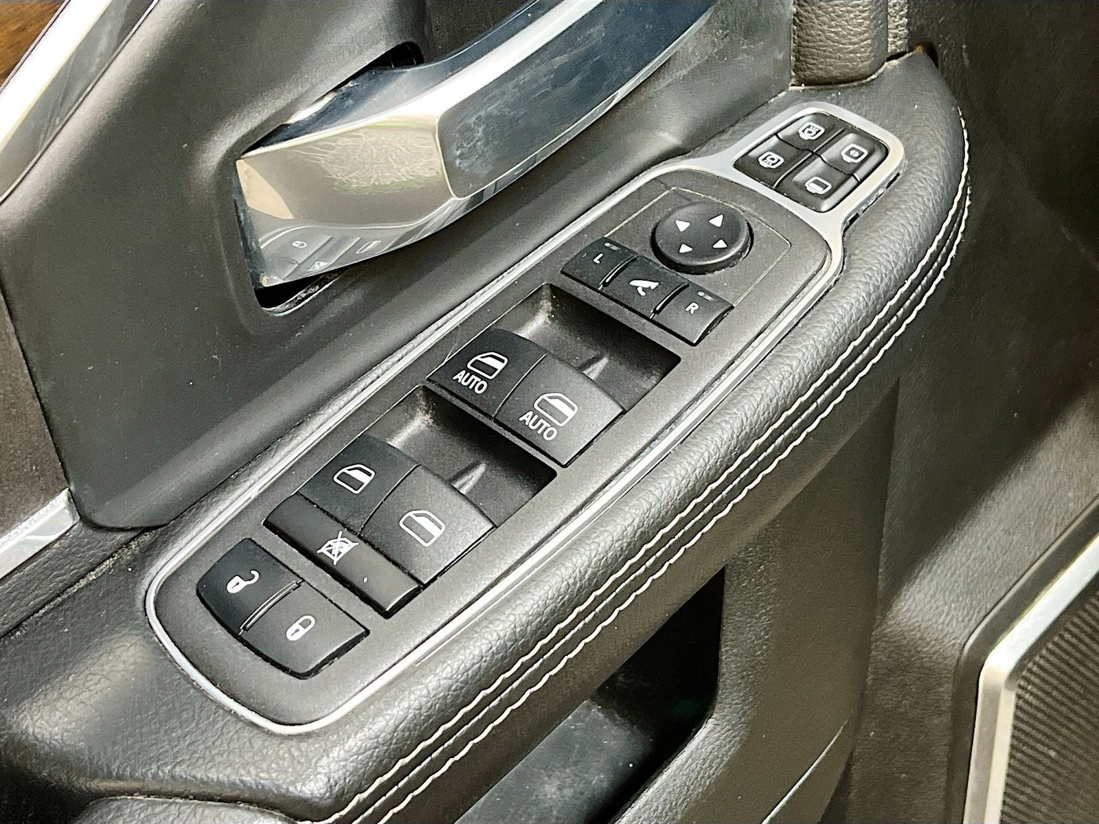 Used 2024 White Ram Laramie image 18