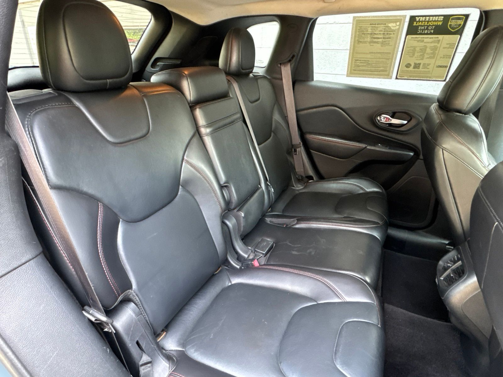Used 2015 Anvil Clearcoat Jeep Trailhawk image 6