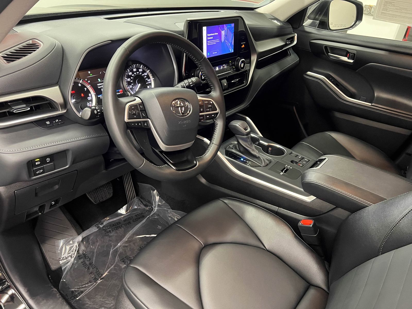 used 2025 Toyota Highlander car, priced at $43,388