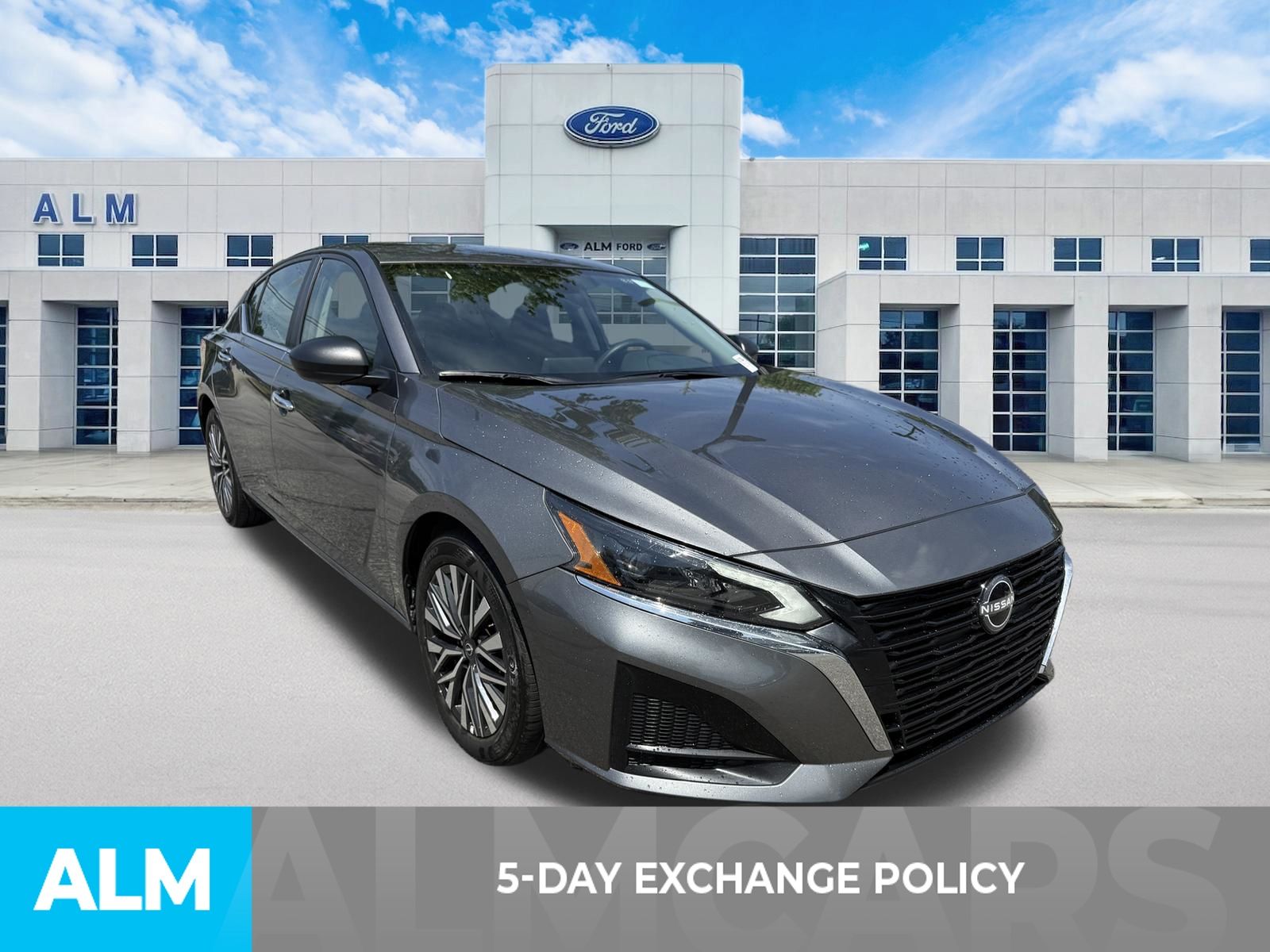 Used 2025 Gray Nissan 2.5 SV image 3