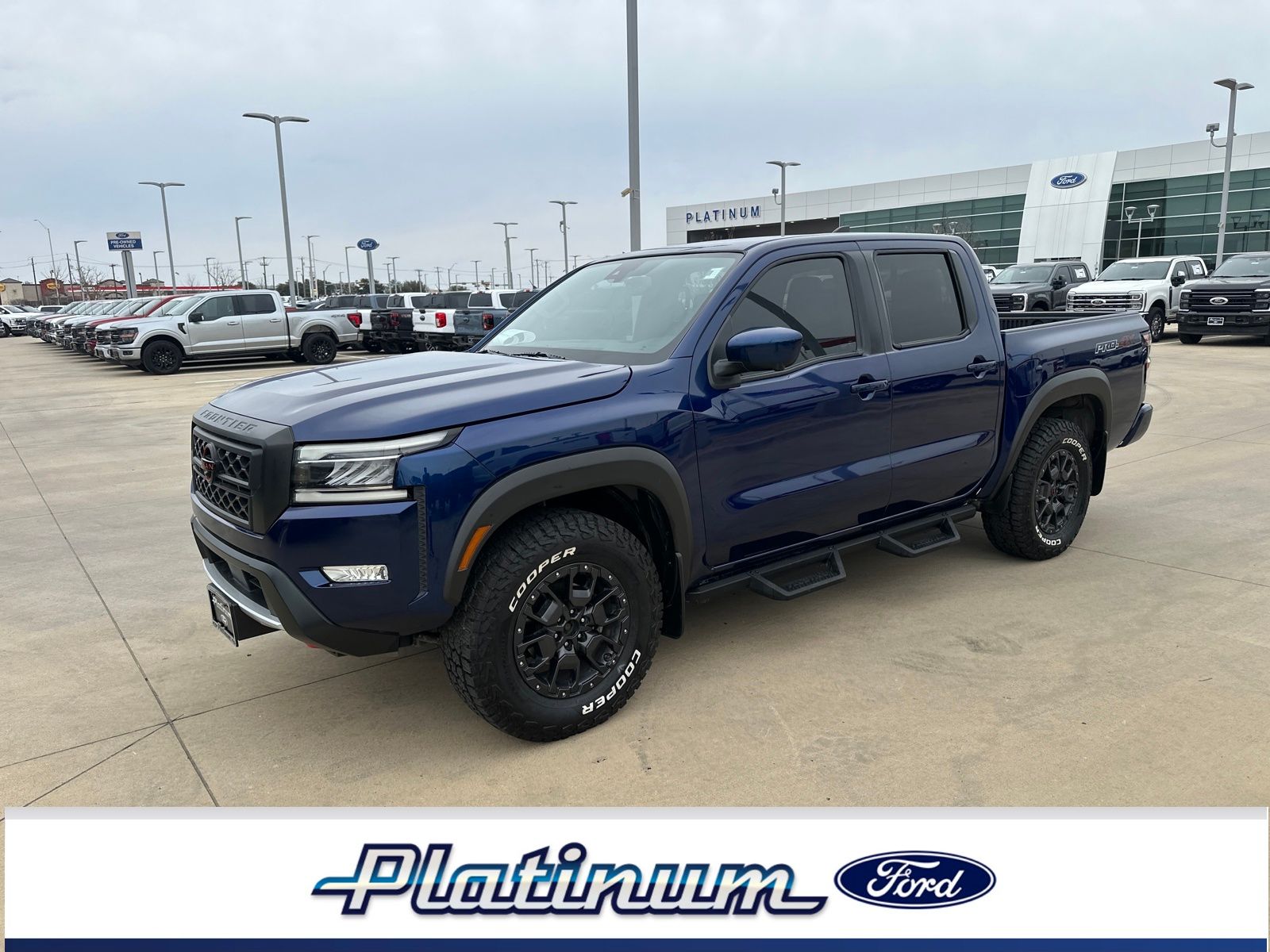 2022 Nissan Frontier PRO-4X Crew Cab 4WD