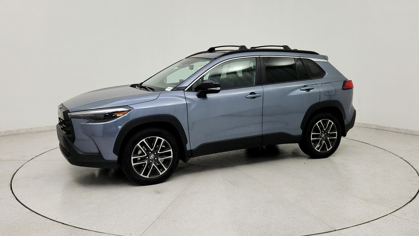 Used 2026  Toyota XLE image 3
