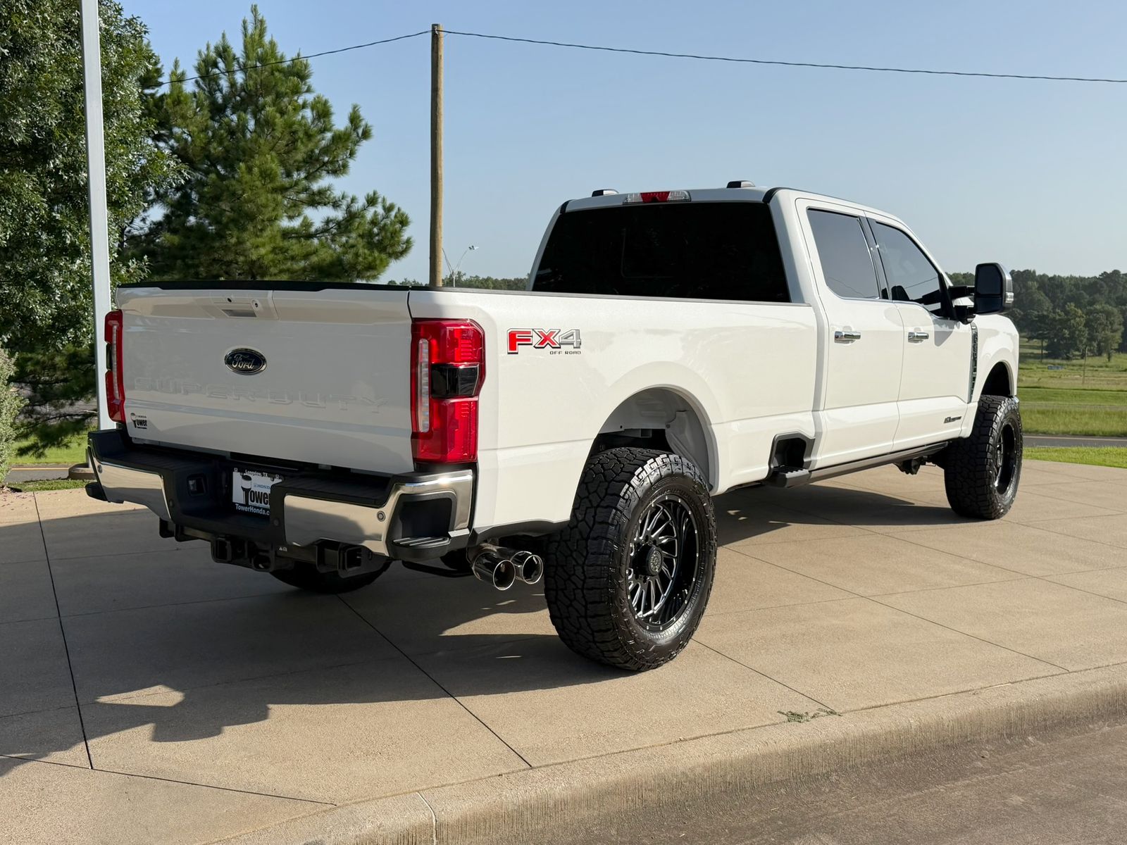 Used 2025 Star White Metallic Tri-Coat Ford Lariat image 6