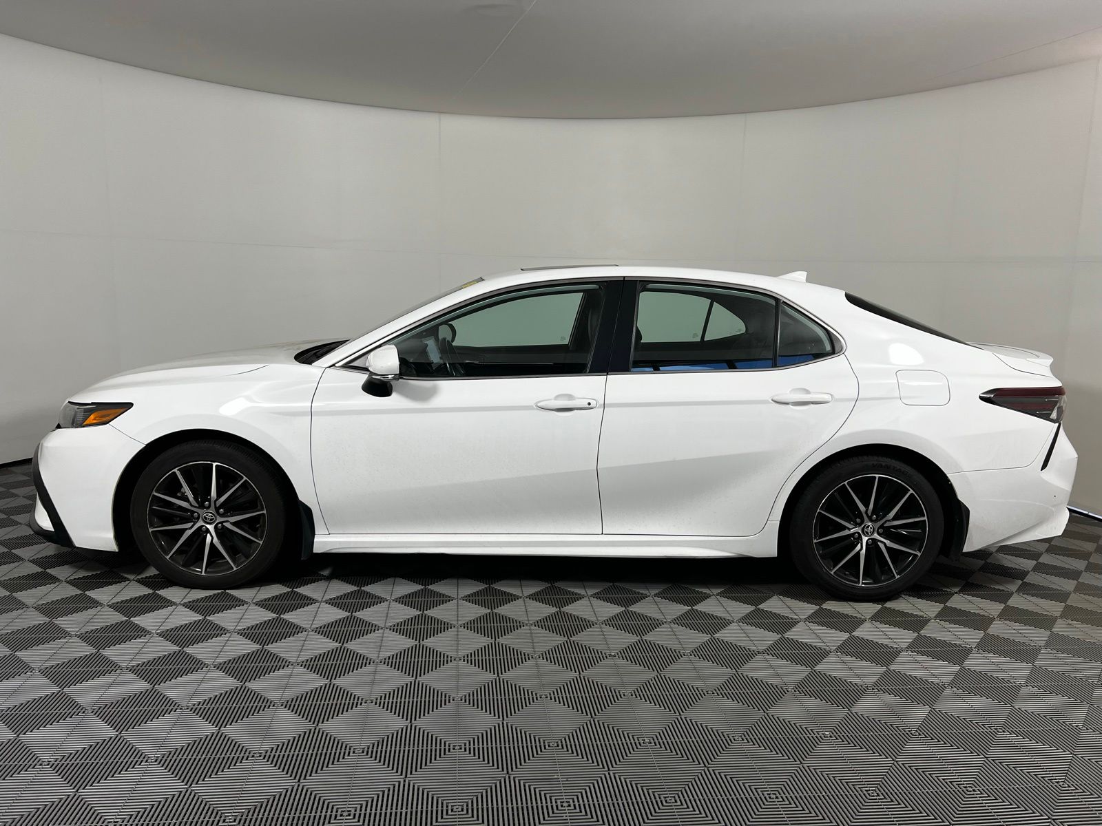 Thumbnail: 2023 Toyota Camry - 8