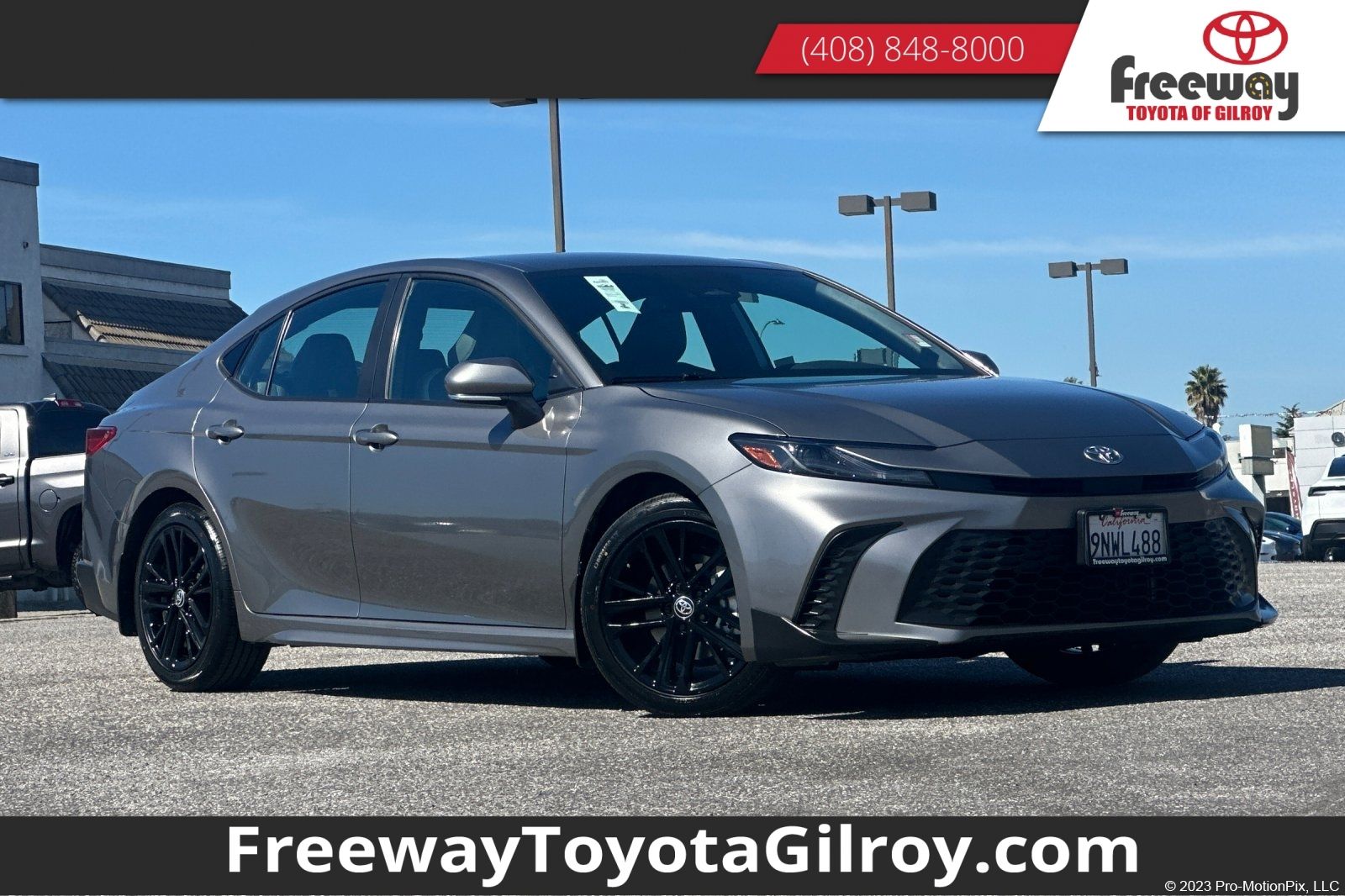 2025 Toyota Camry SE FWD