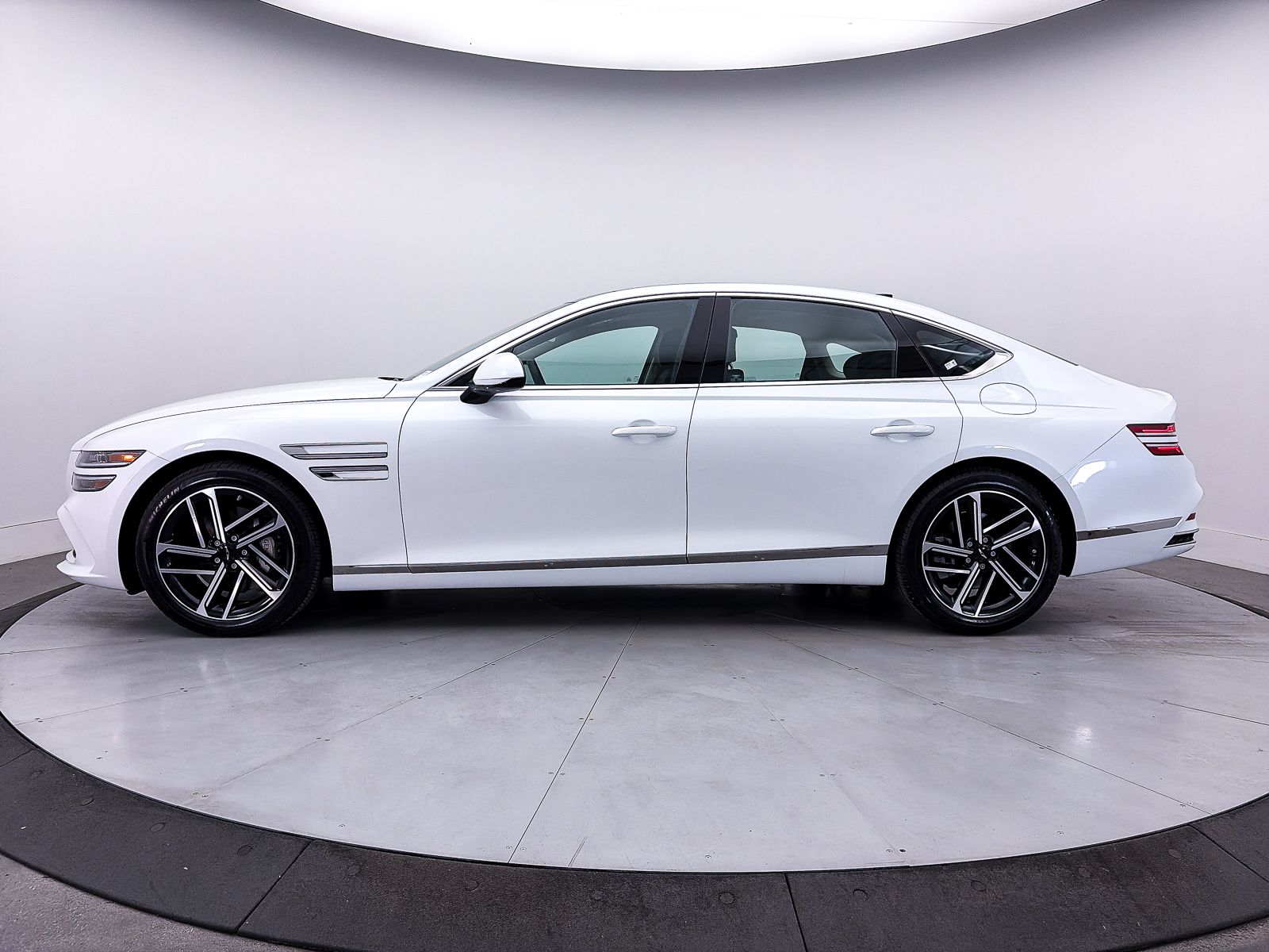 2025 Genesis G80 2.5T