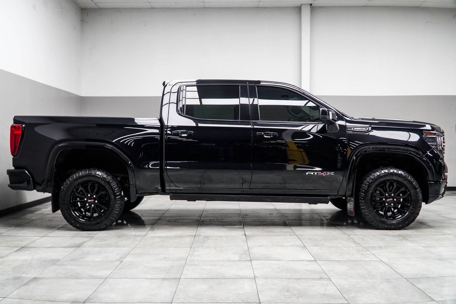 View vehicle photo 6