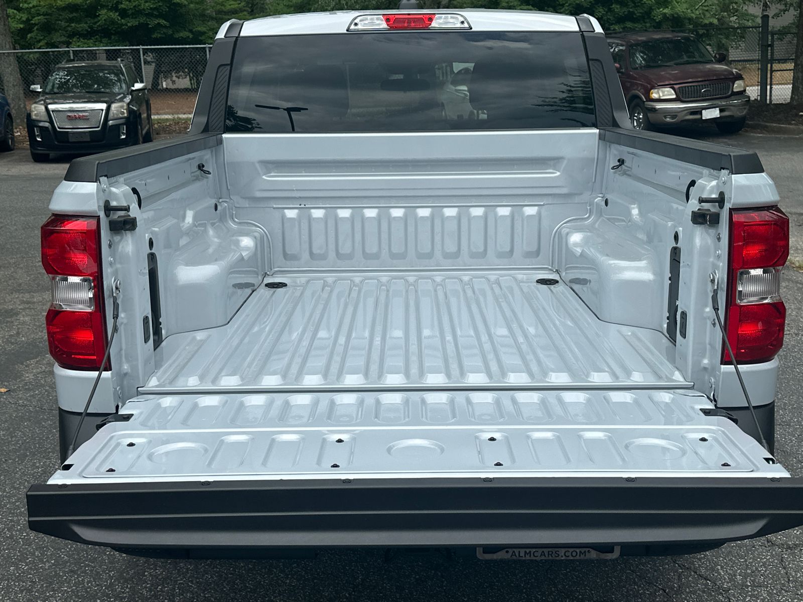 New 2026 Space White Metallic Ford XLT image 19