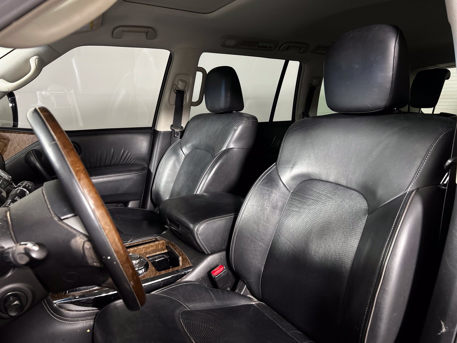 Thumbnail: 2017 INFINITI QX80 - 10