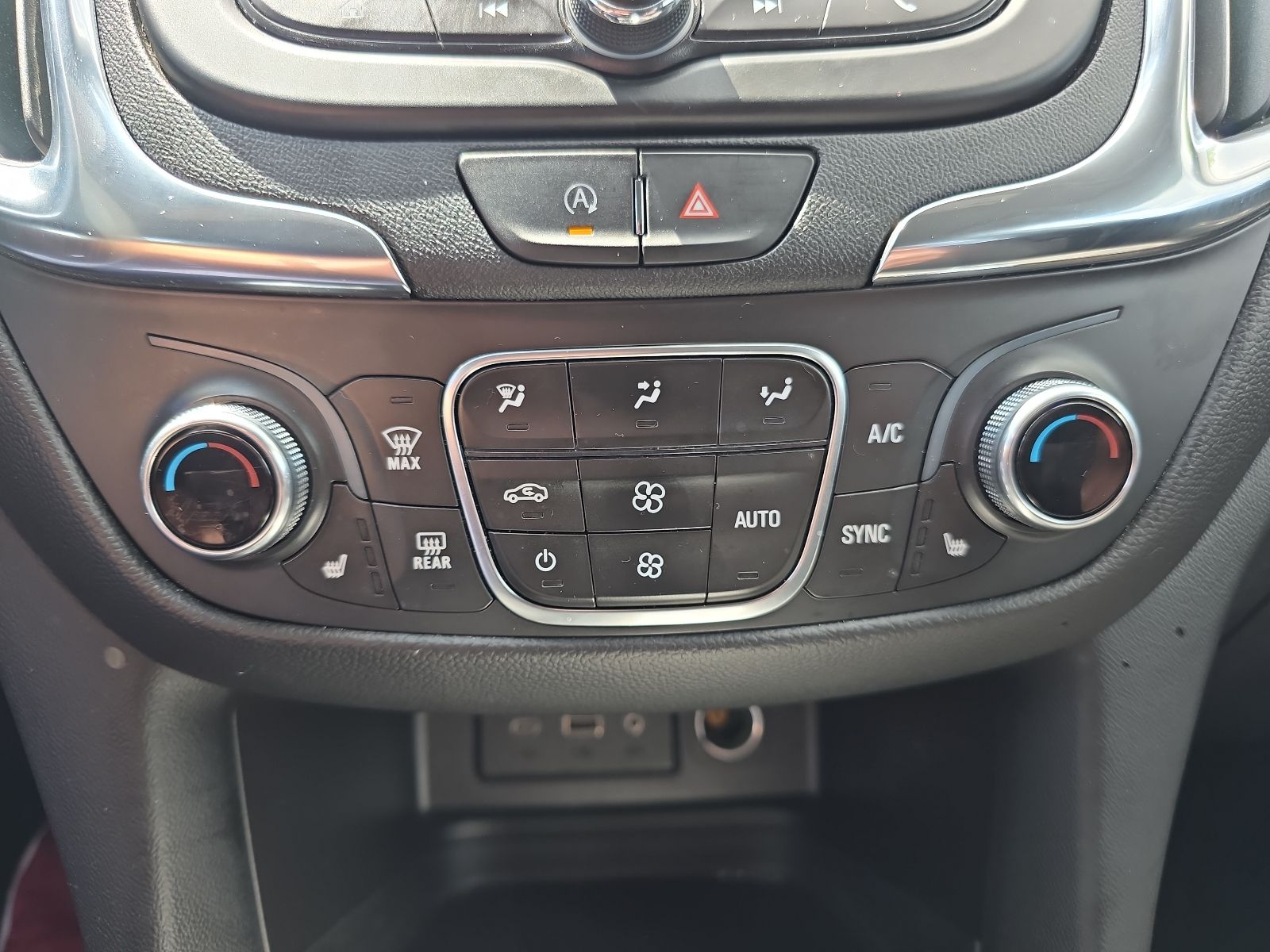Used 2024 White Chevrolet LT image 22