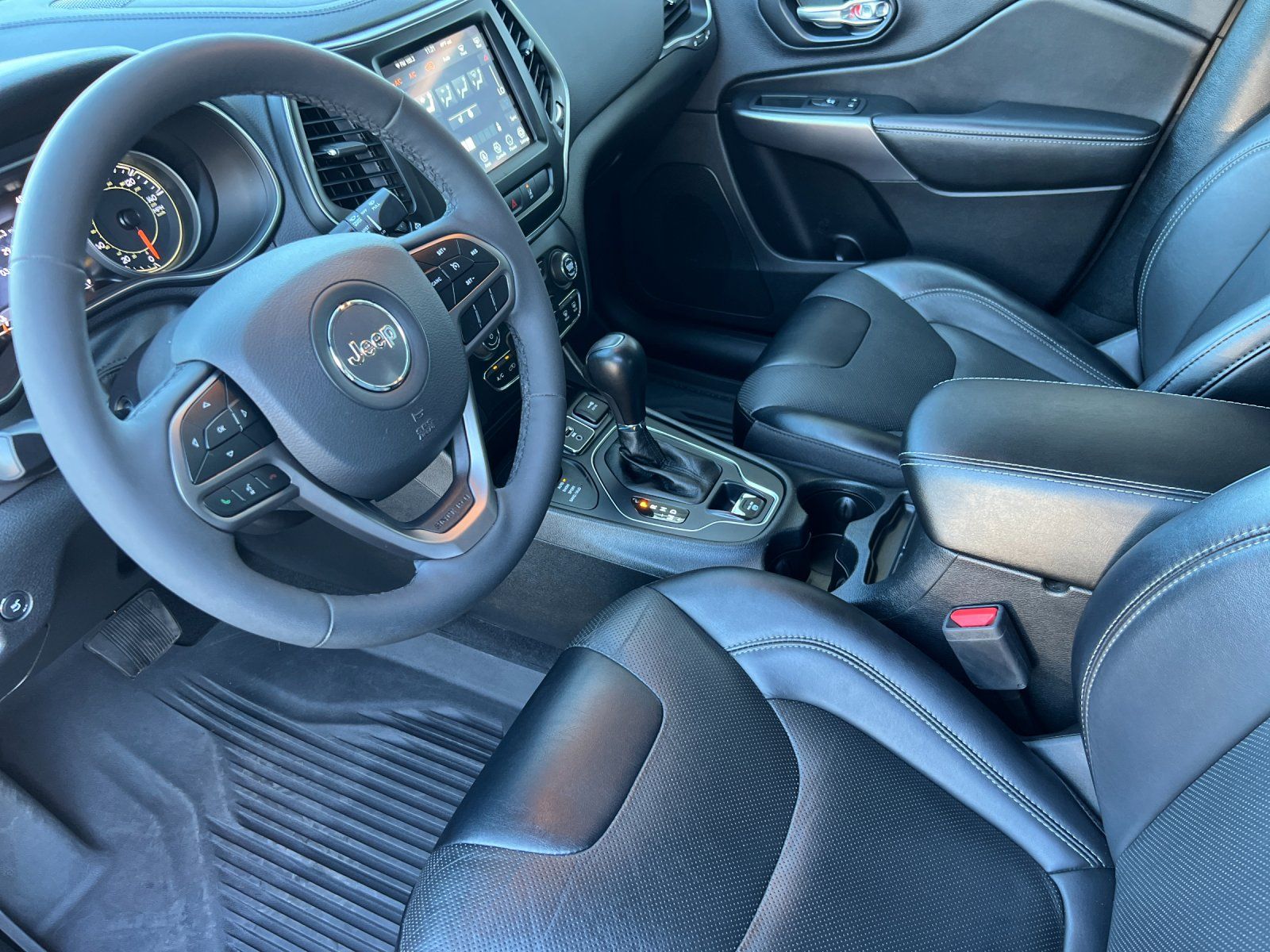 used 2022 Jeep Cherokee car, priced at $20,998