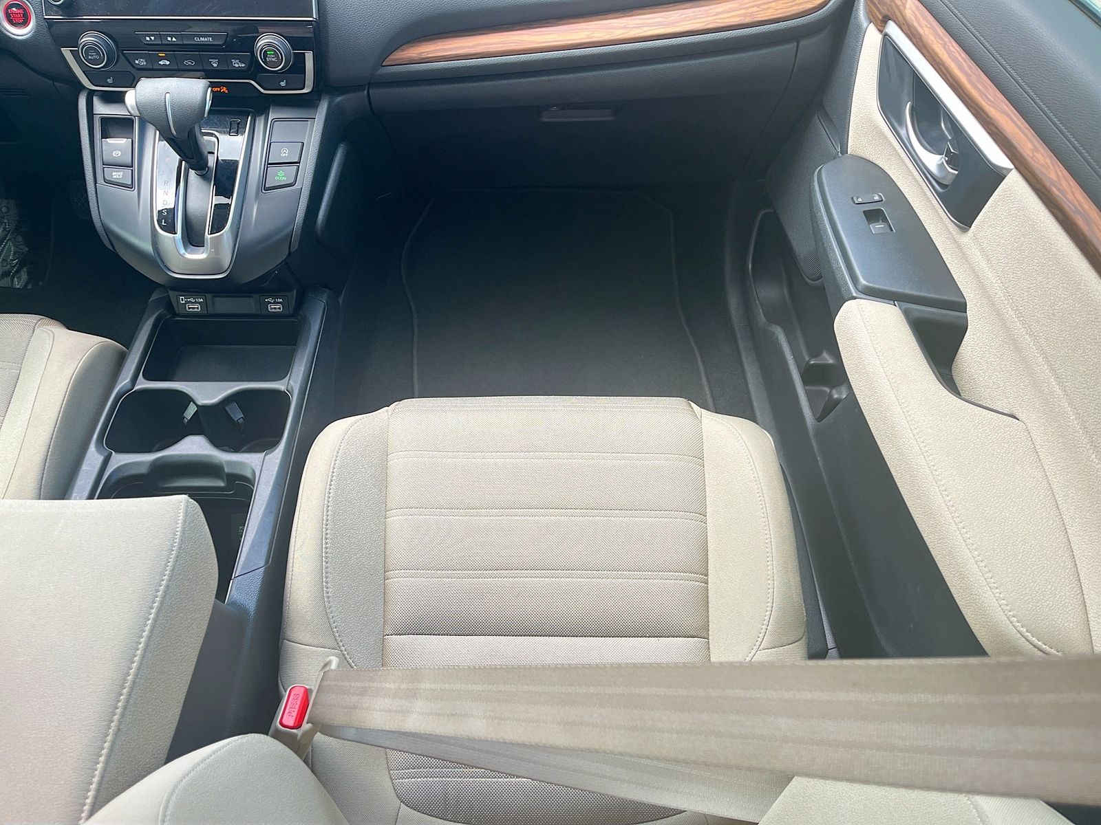 Used 2022 White Honda EX image 23
