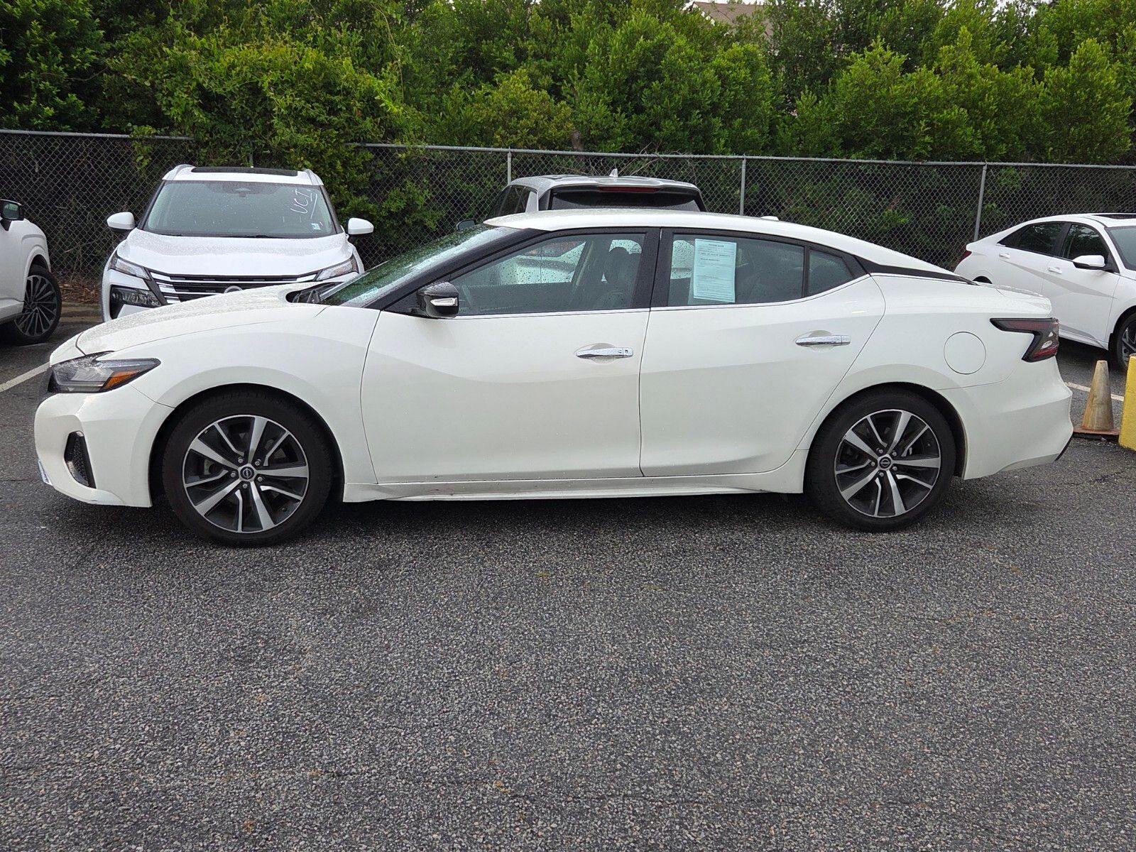 Used 2023 White Nissan SV image 4