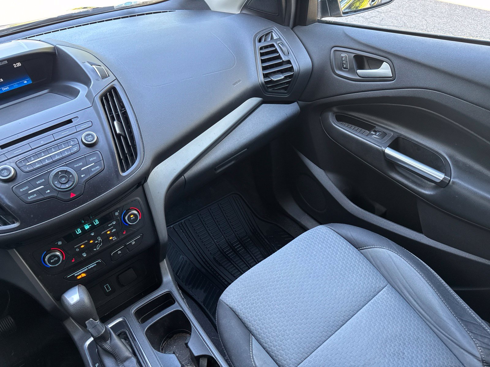 Used 2017 Shadow Black Ford SE image 22
