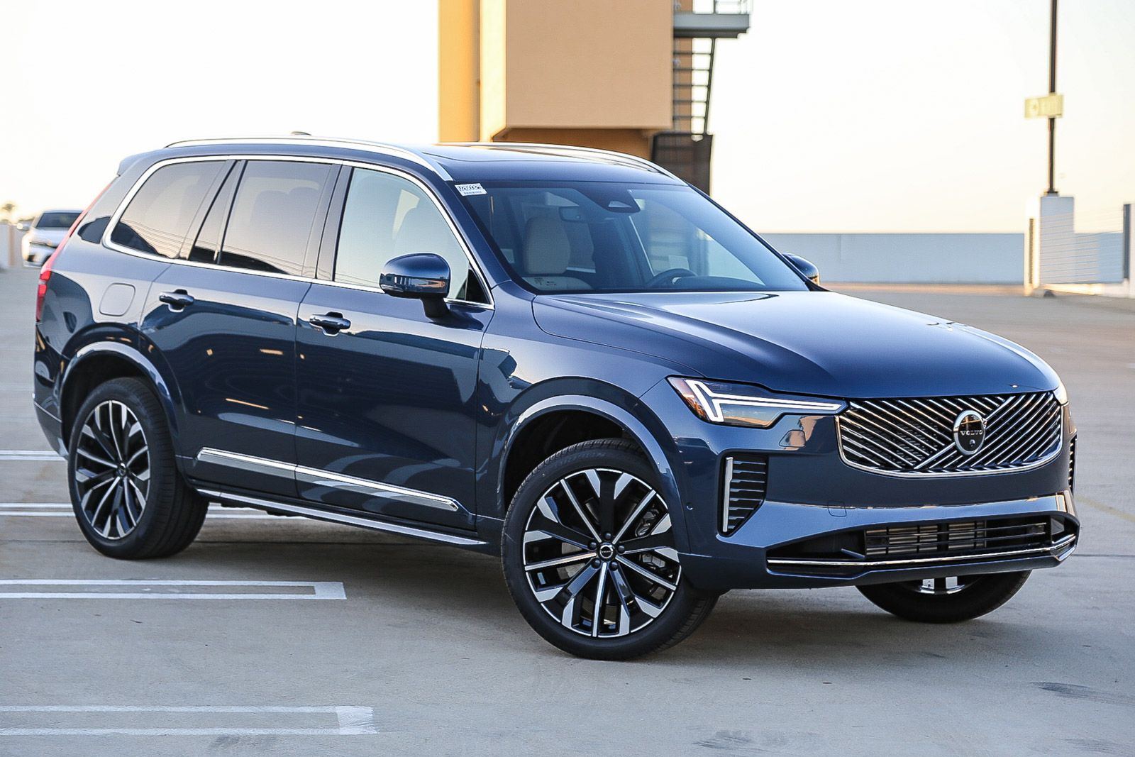 2026 Volvo XC90 Plug-In Hybrid T8 Plus