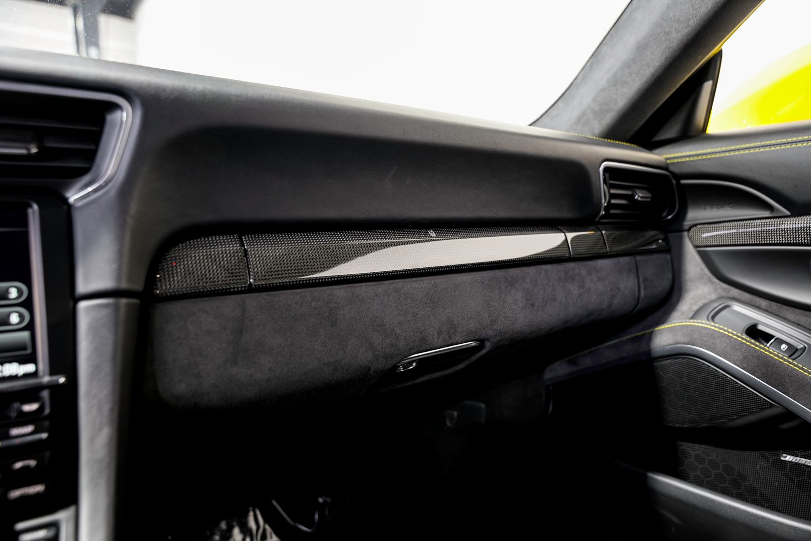 2015 Porsche 911 Carrera GTS — photo 17
