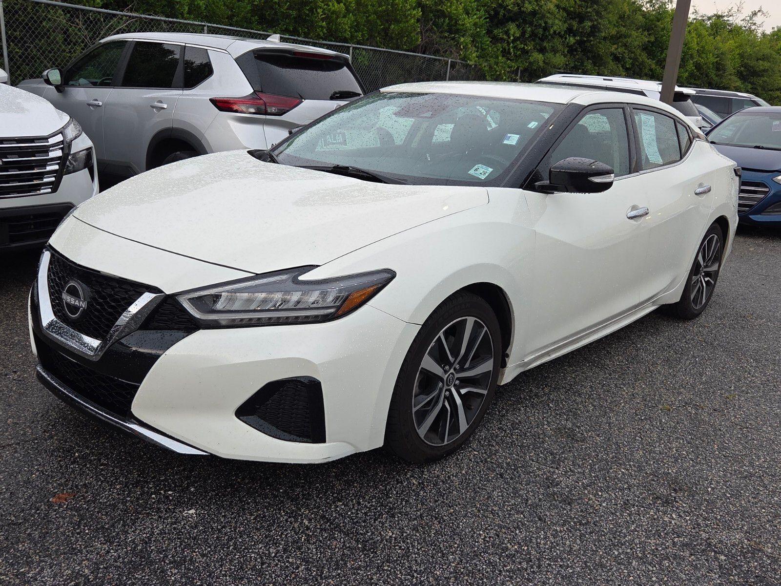 Used 2023 White Nissan SV image 3