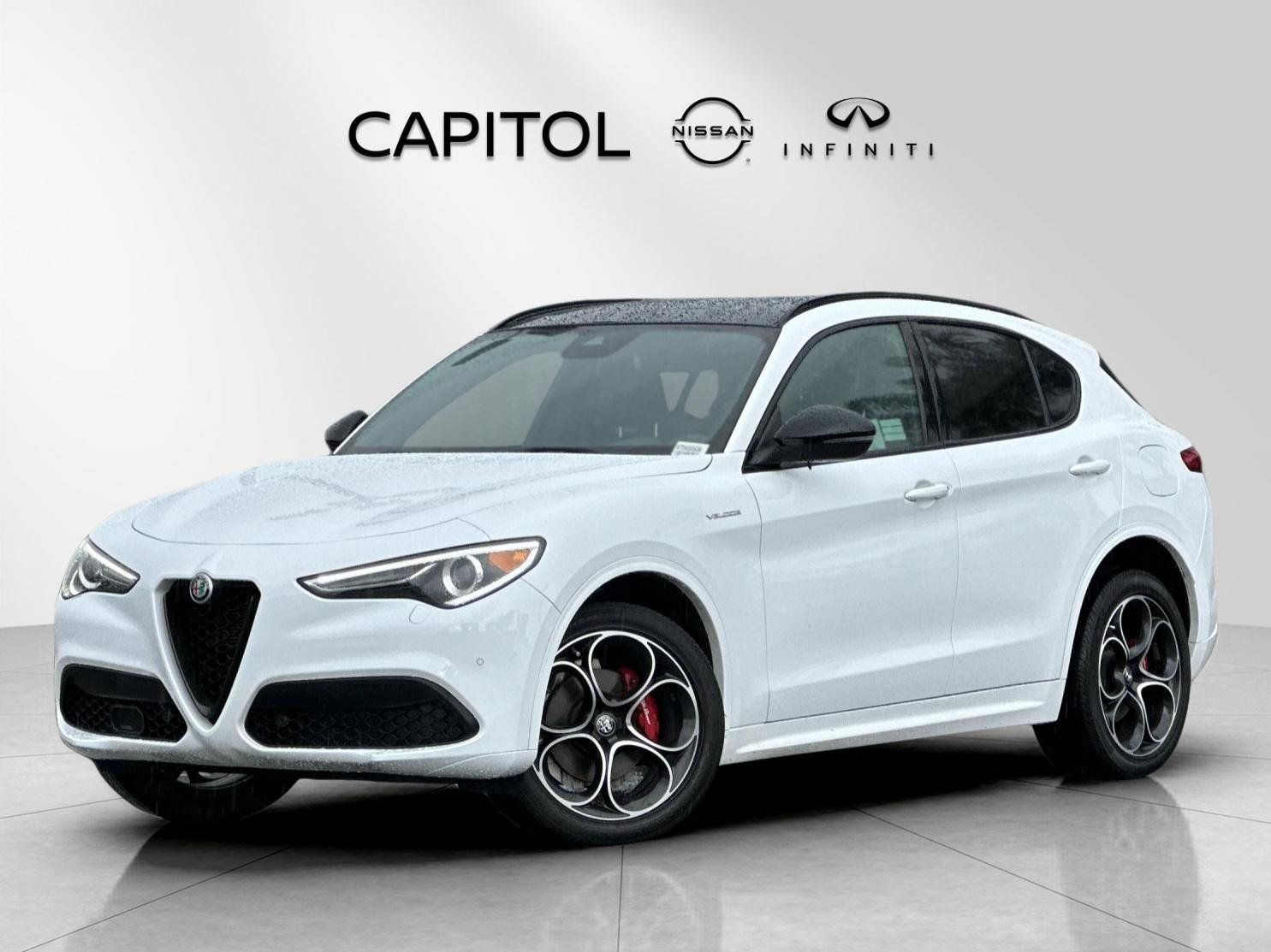 Alfa White 2022 Alfa Romeo Stelvio SUV / Crossover All-Wheel Drive 8-Speed Automatic