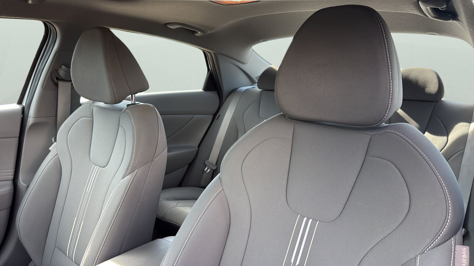 Used 2025 Gray Hyundai SEL Convenience image 9