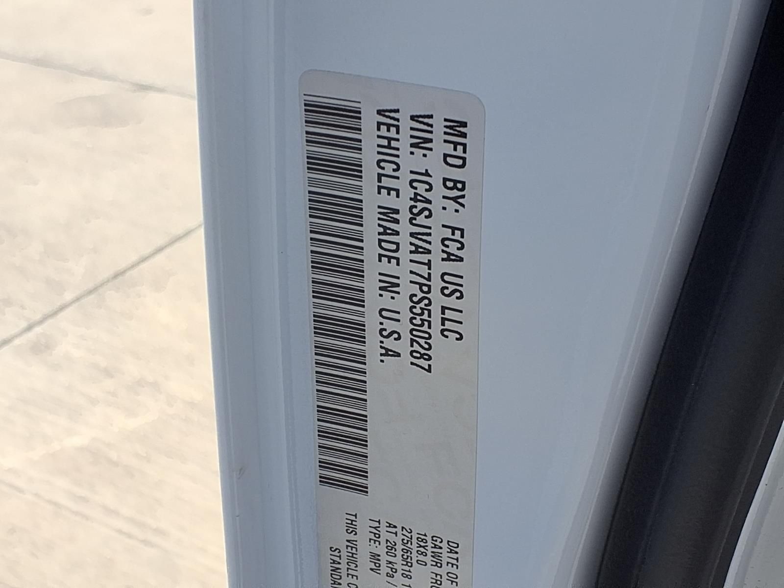 2023 Jeep Wagoneer Base White at River Oaks CDJR
