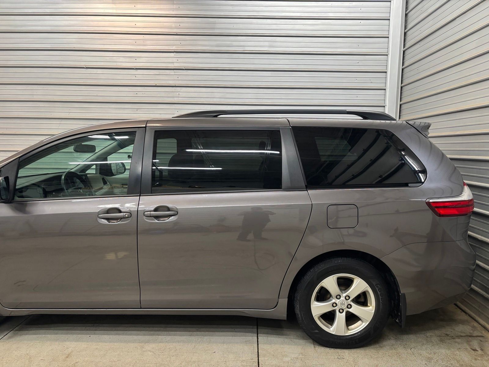Photo 5 of 2016 Toyota Sienna LE 7-Passenger Auto Access Seat