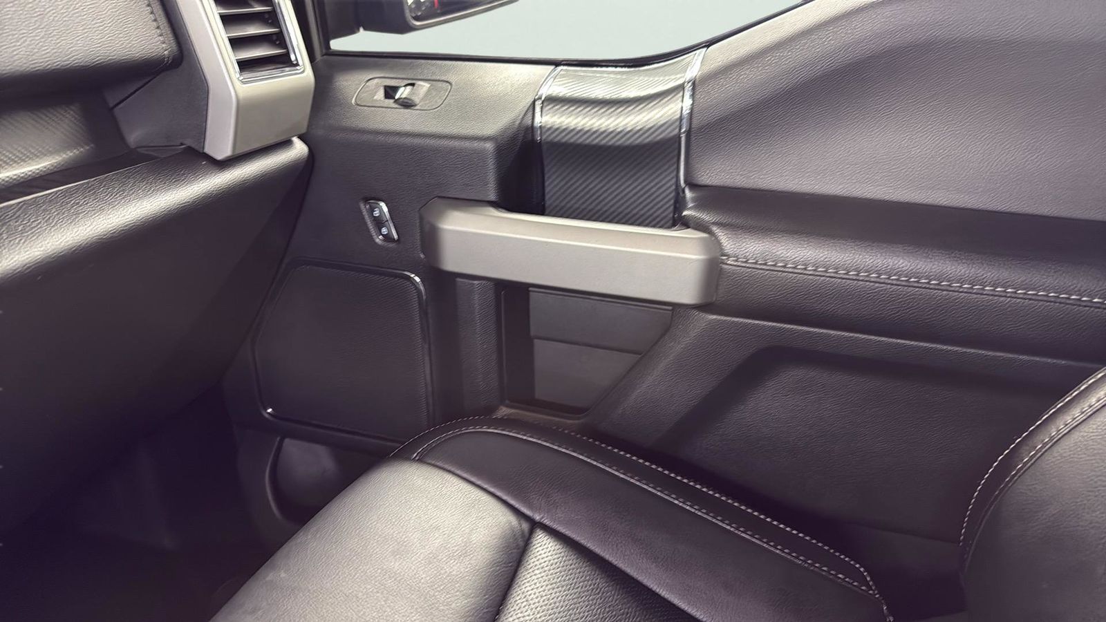 Used Car 2020 Ford F-150  Lariat For Sale Under $40,000 In Austin, Texas