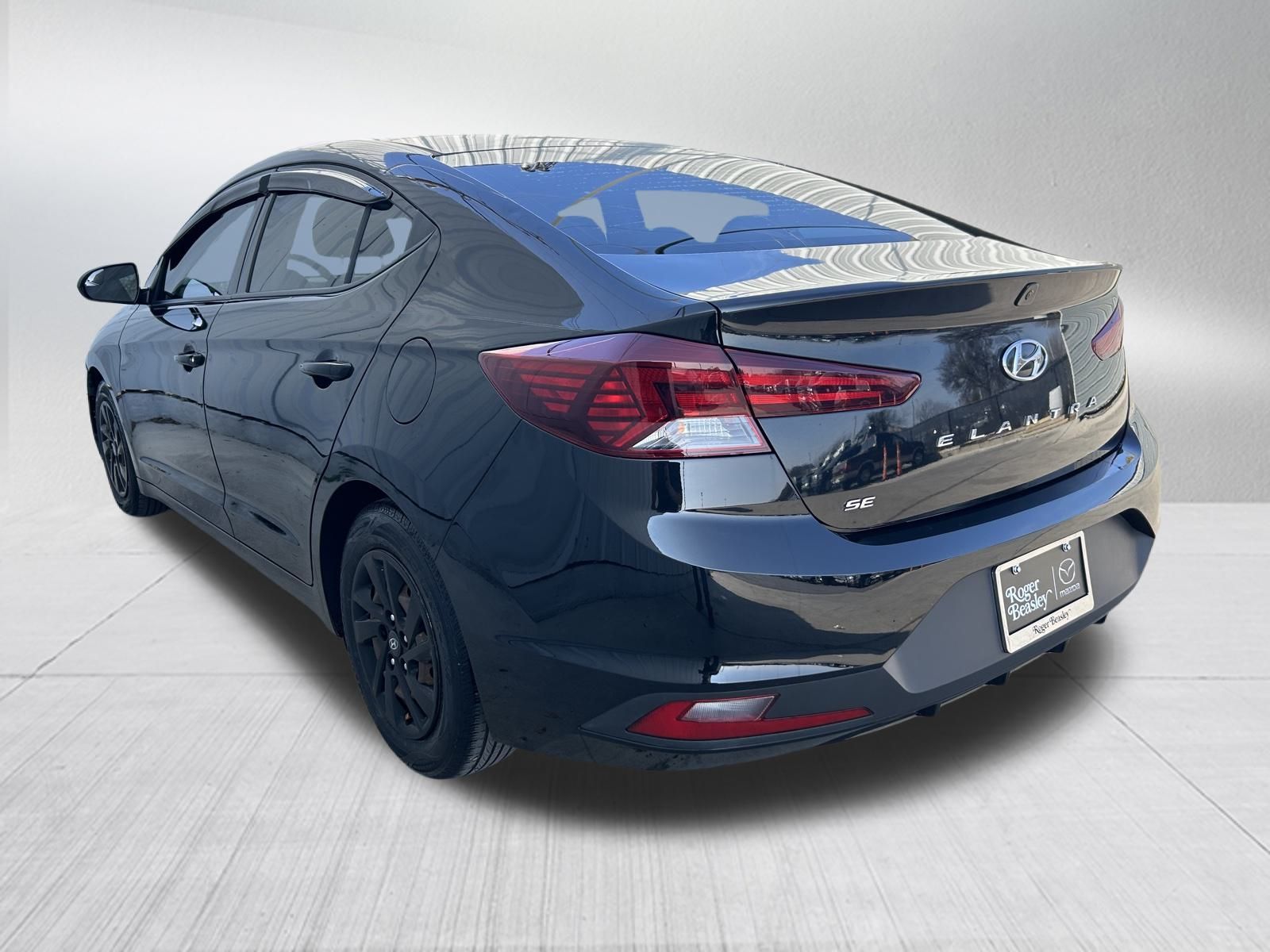 Used Car 2020 Hyundai Elantra  Se For Sale Under $15,000 In Austin, Texas