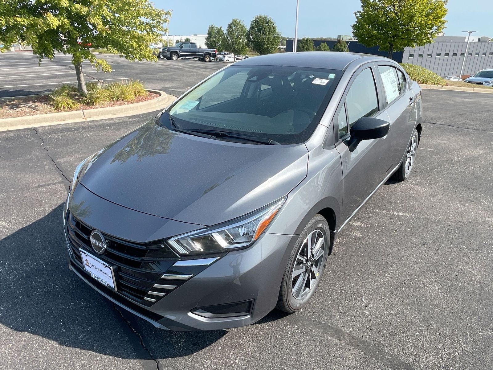 2024 Nissan Versa 1.6 S 25