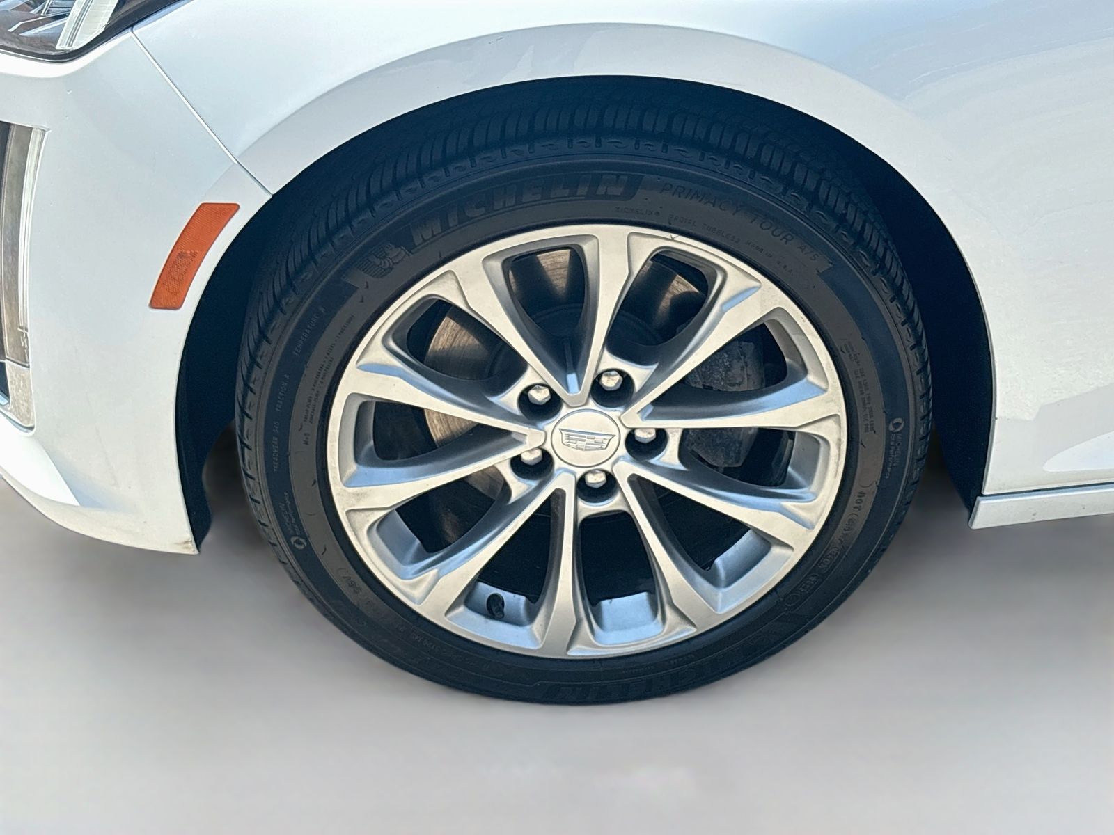 Used 2024 White Cadillac Premium Luxury image 29