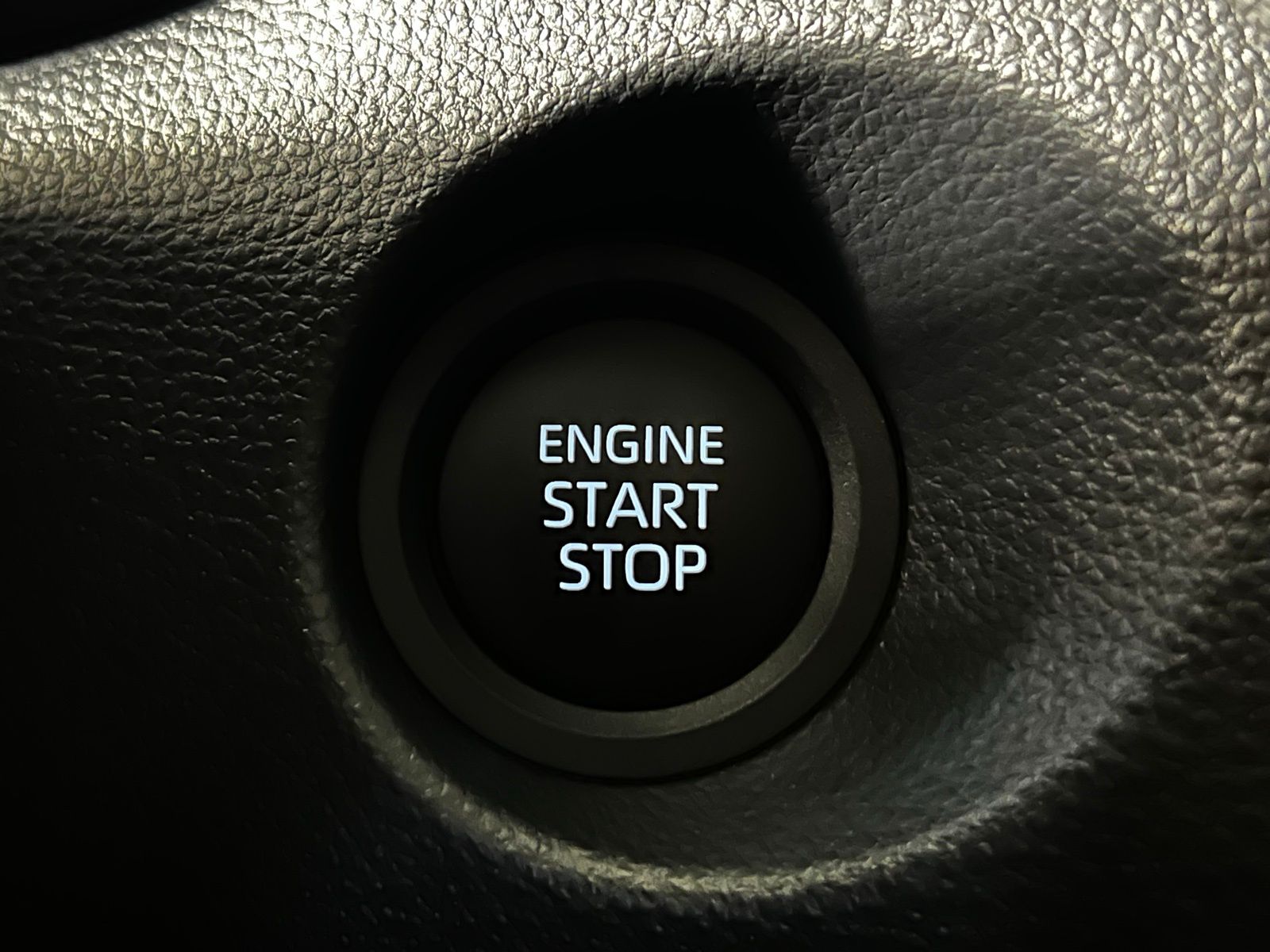 2025 Toyota Corolla Cross XLE 21