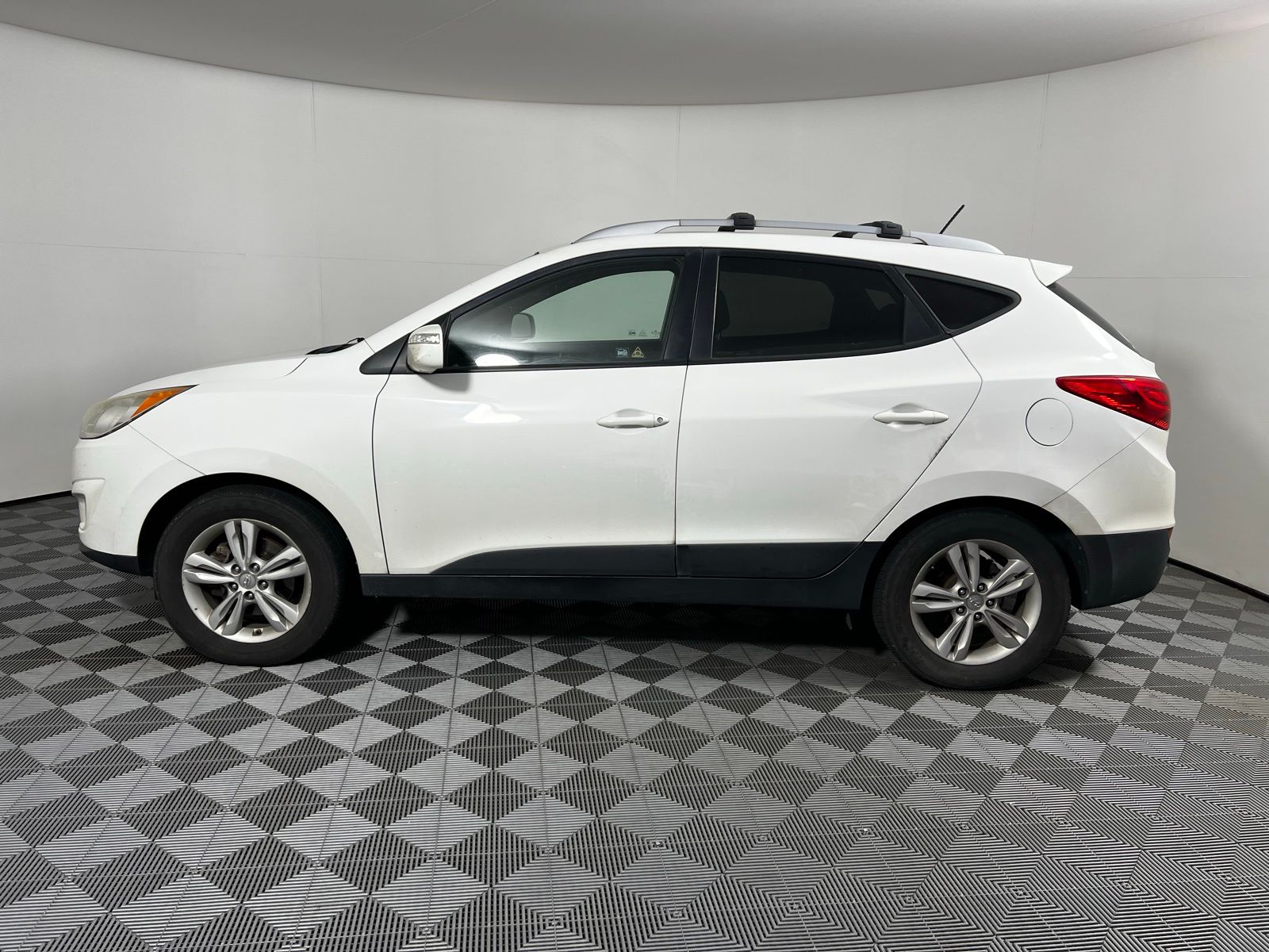 Thumbnail: 2013 Hyundai Tucson - 8