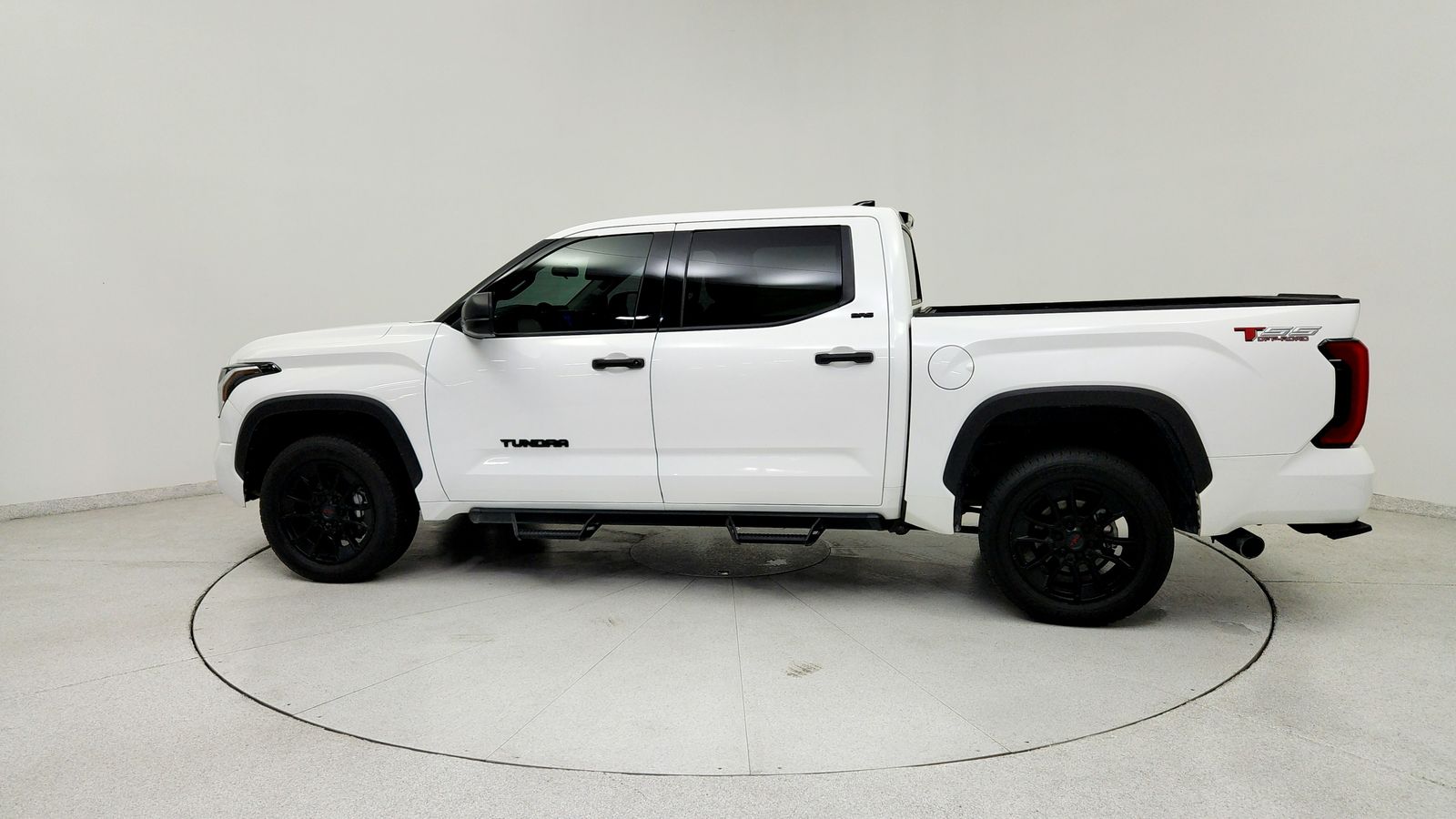 Used 2023 White Toyota SR5 image 4