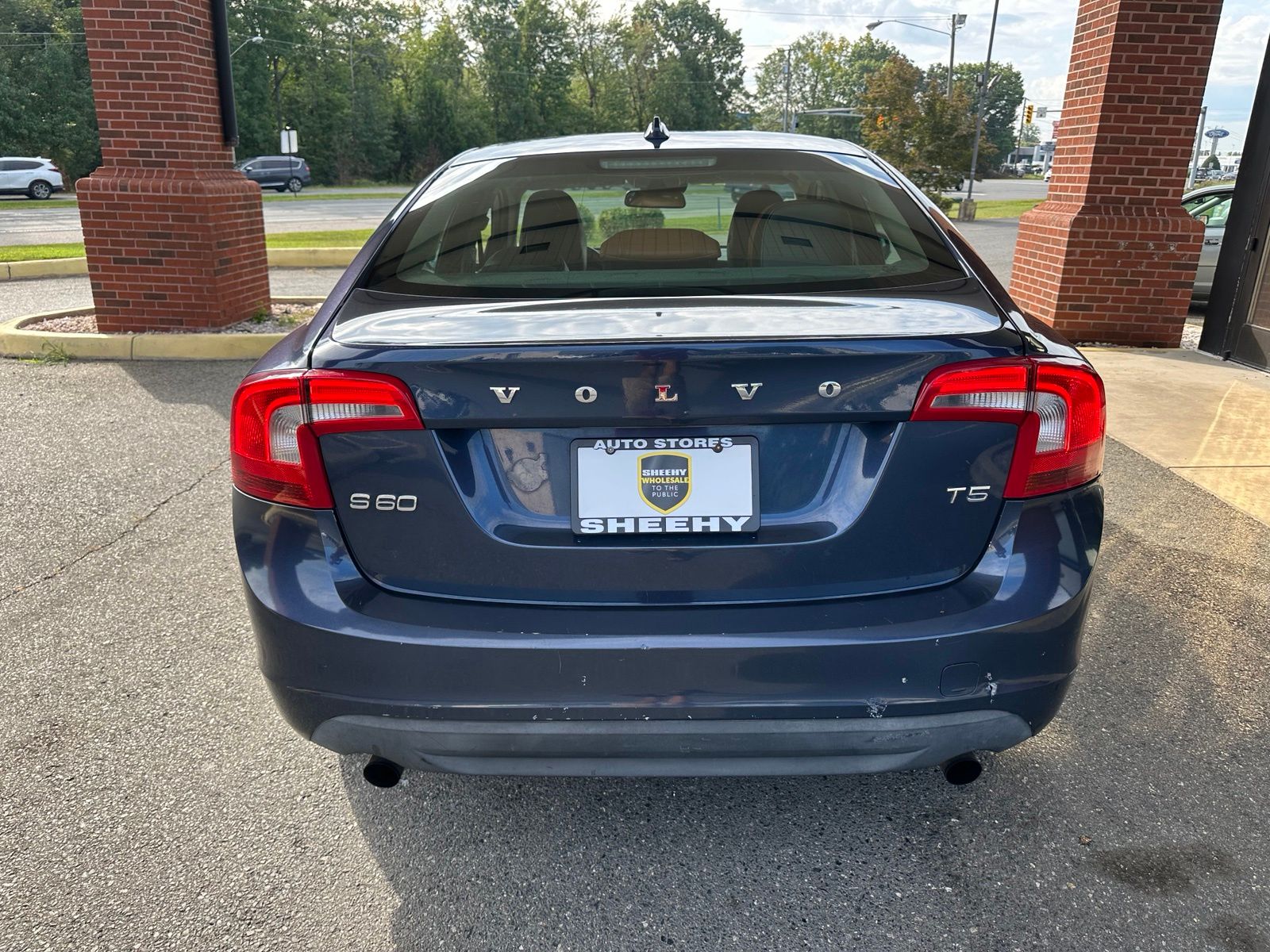 Used 2012 Blue Volvo T5 image 17