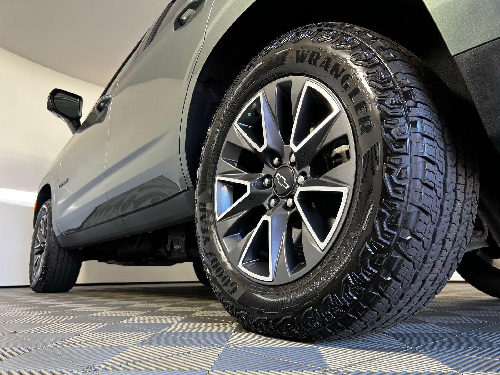 Thumbnail: 2023 Chevrolet Tahoe - 32