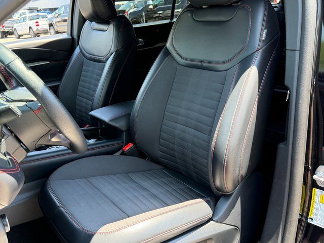 Certified Used 2025 Agate Black Metallic Ford ST-Line image 9