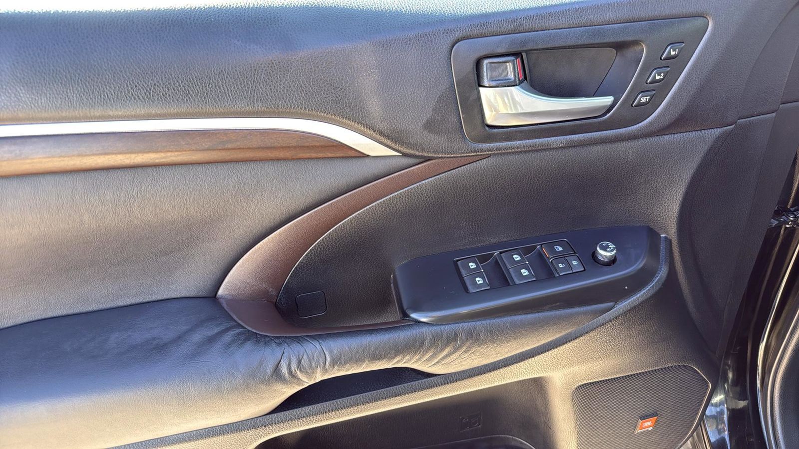 Used Car 2015 Toyota Highlander  Limited For Sale Under $20,000 In Austin, Texas