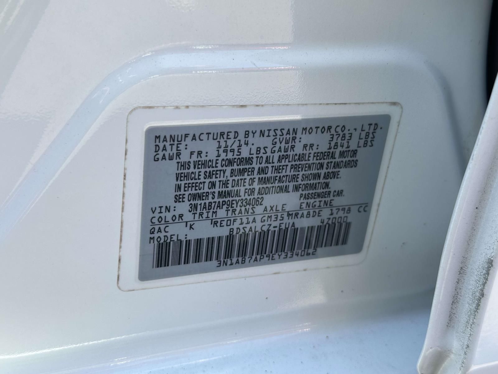 Used 2014 White Nissan S image 28