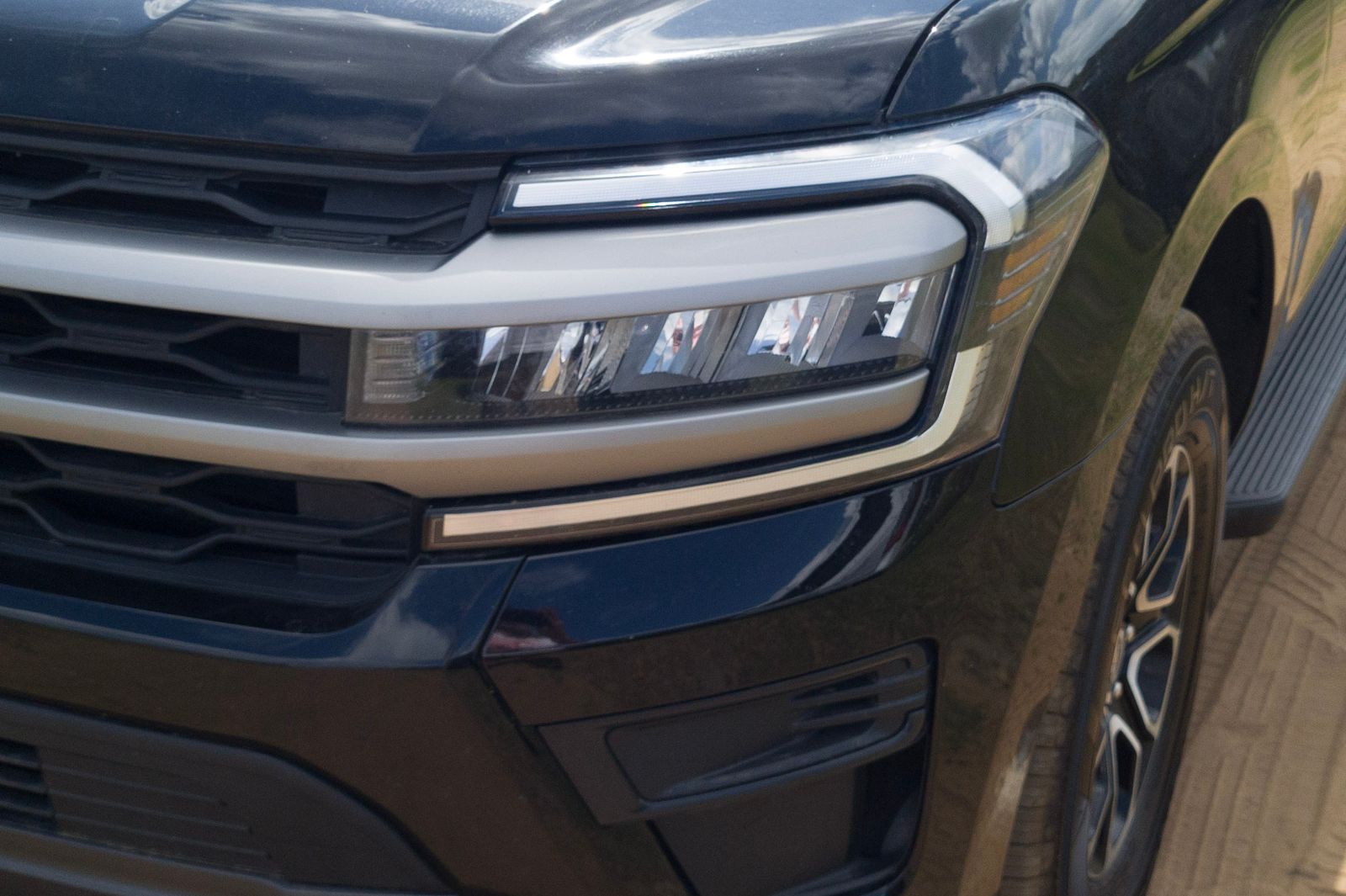 Used 2024 Black Ford XLT image 11