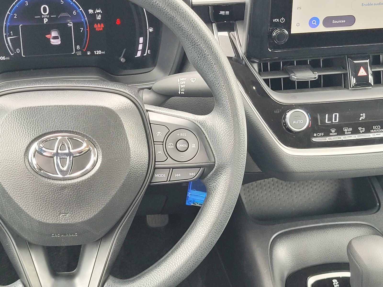 2026 Toyota Corolla LE - Photo 15