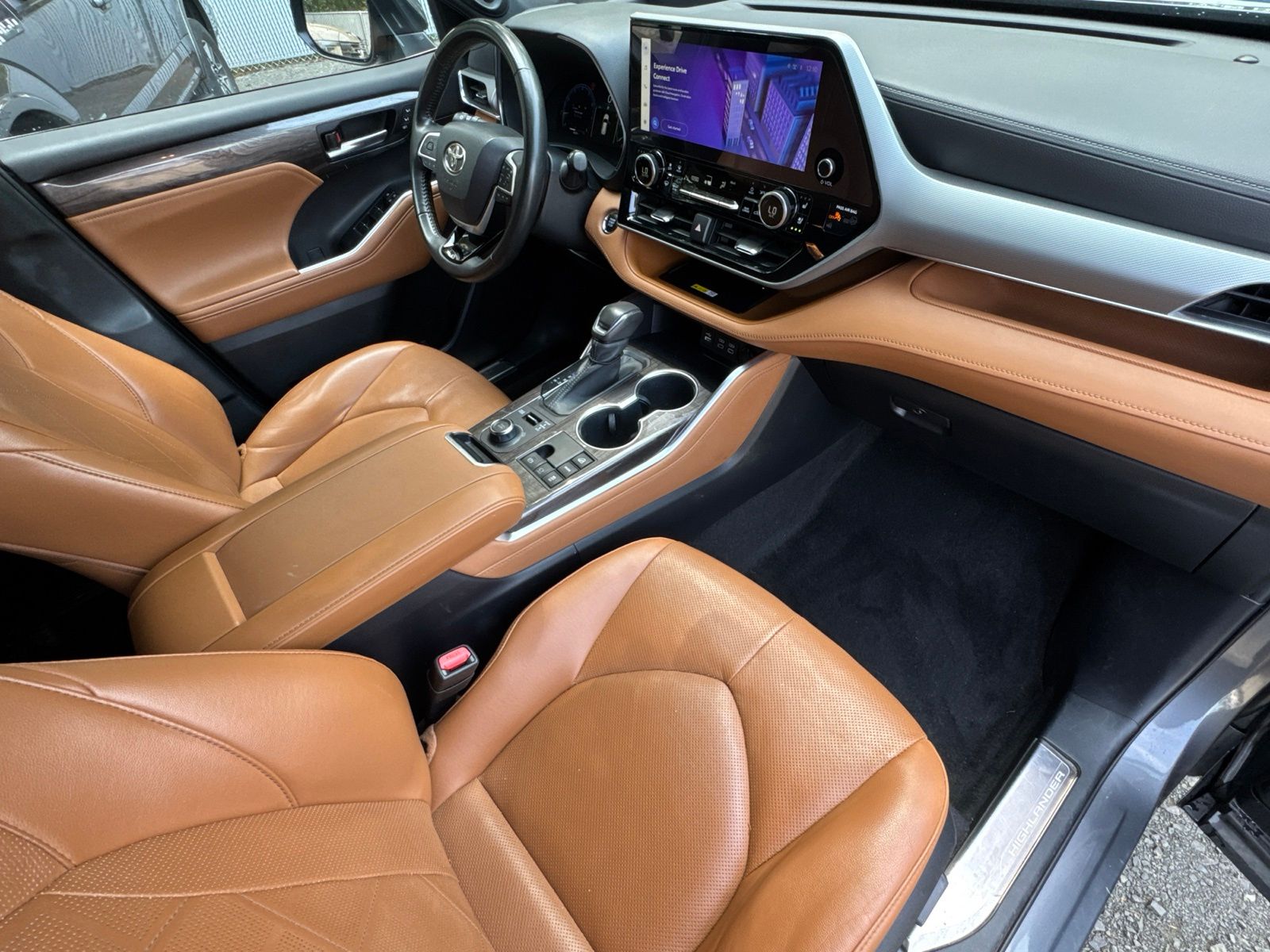 Used 2023 Magnetic Gray Metallic Toyota Platinum image 36