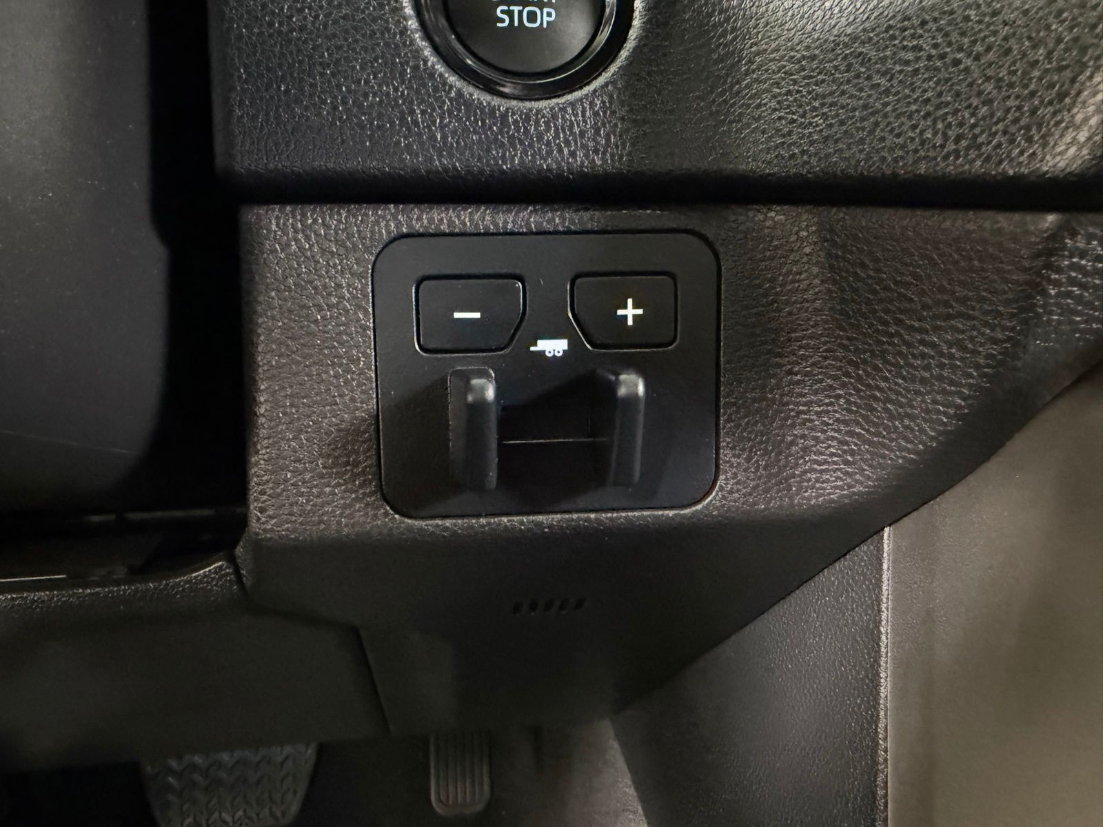 Used 2025 White Toyota SR5 image 40