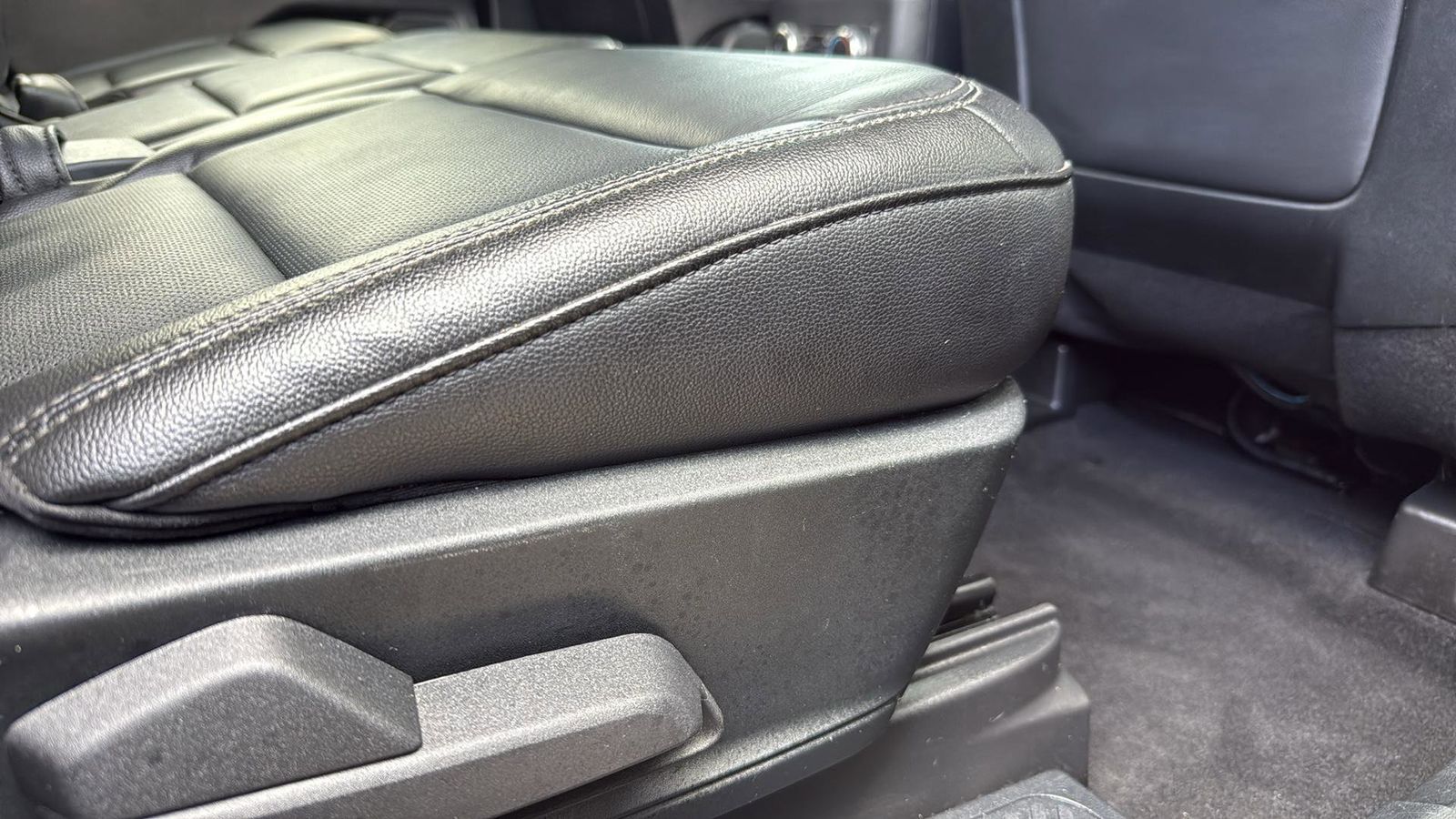 Used Car 2020 Ford Explorer  Limited For Sale Under $25,000 In Austin, Texas