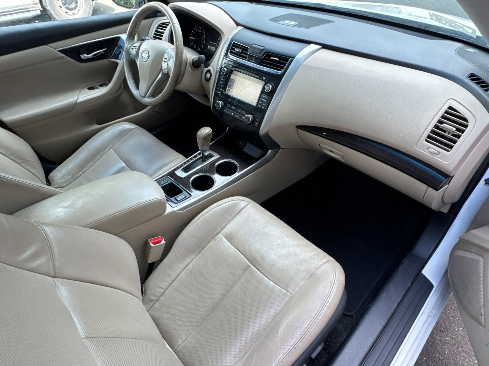 Used 2015 Pearl White Nissan 2.5 SL image 30