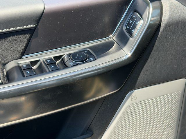 New 2026 Star White Metallic Tri-Coat Ford Platinum image 40