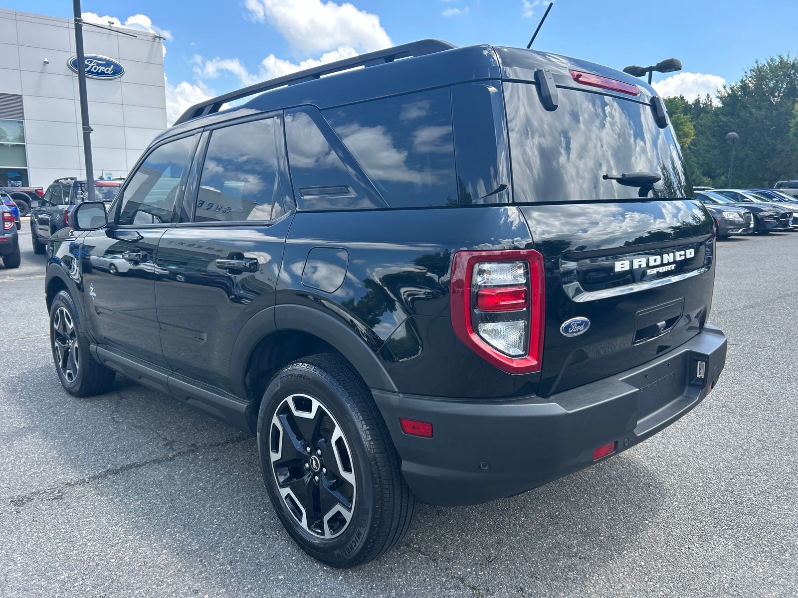 Certified Used 2023 Shadow Black Ford Outer Banks image 10