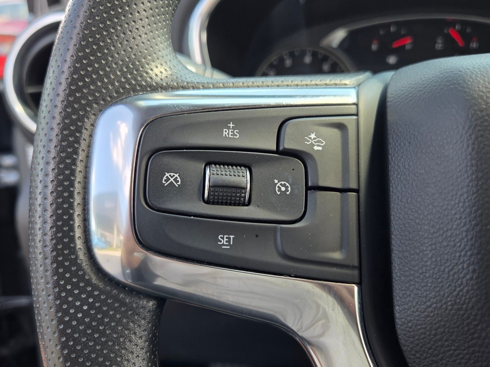 Used 2025 Gray Chevrolet LT image 23