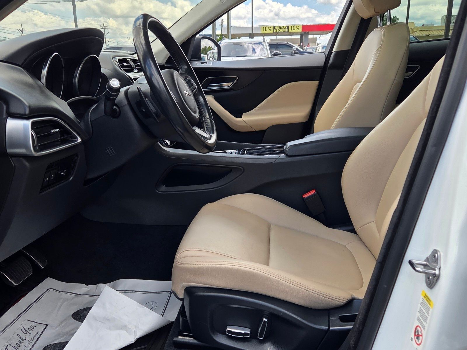 Used 2019  Jaguar 25t image 5