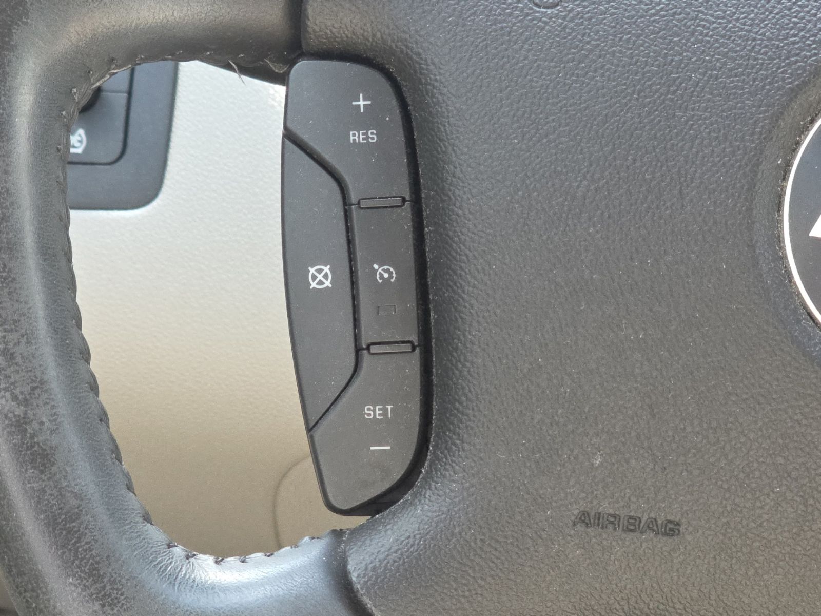 Used 2009 Gray Chevrolet LT image 23