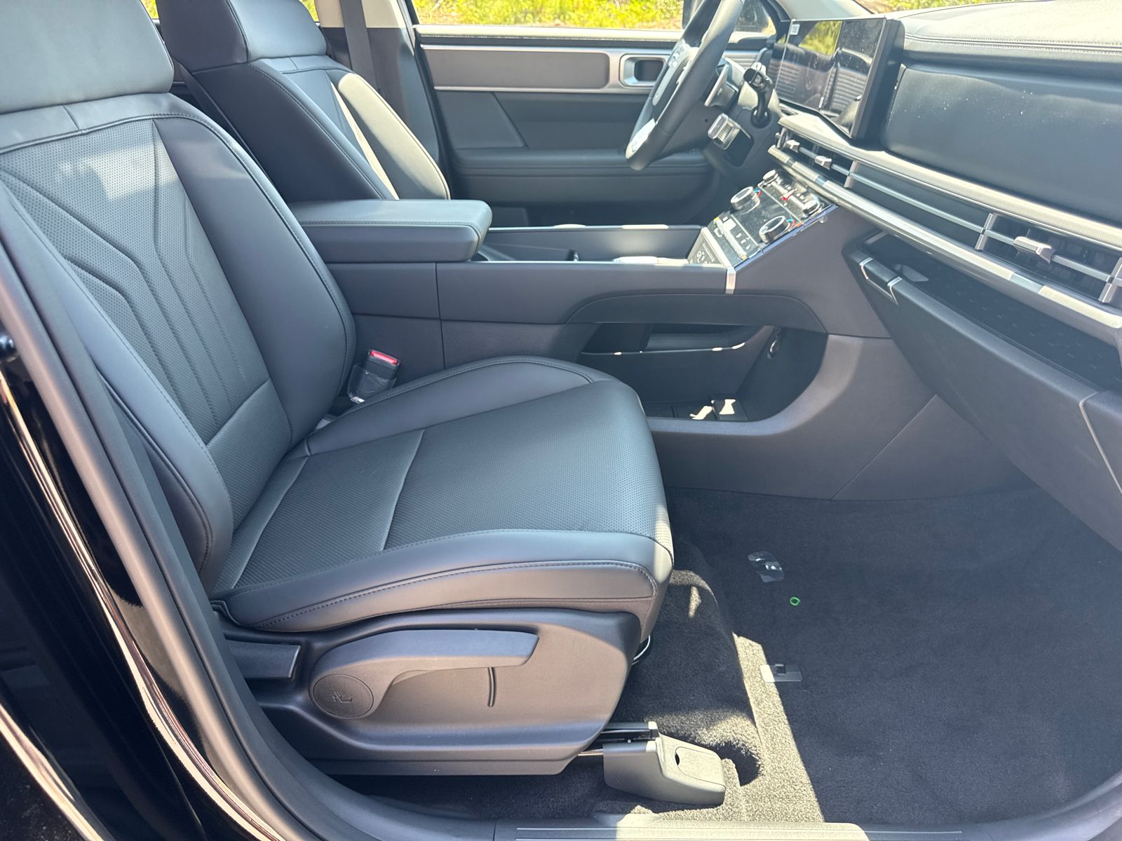New 2027 Black Hyundai SEL image 14