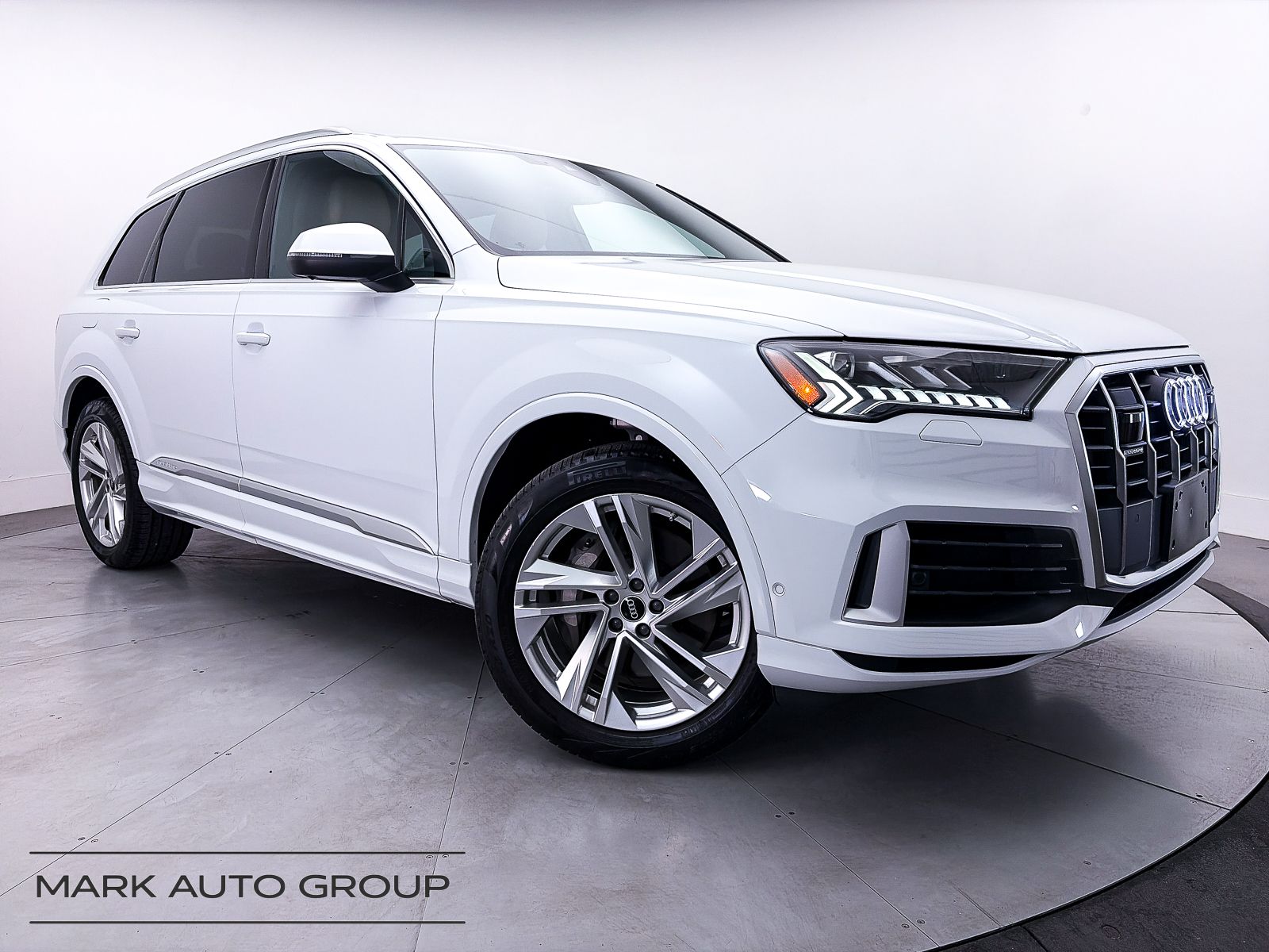 White 2023 Audi Q7 quattro Premium Plus 55 TFSI SUV / Crossover All-Wheel Drive 8-Speed Automatic
